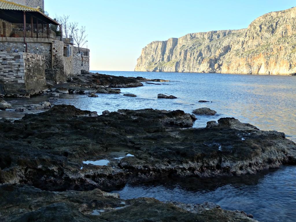 Akrotainaritis Hotel Gerolimenas Exterior photo